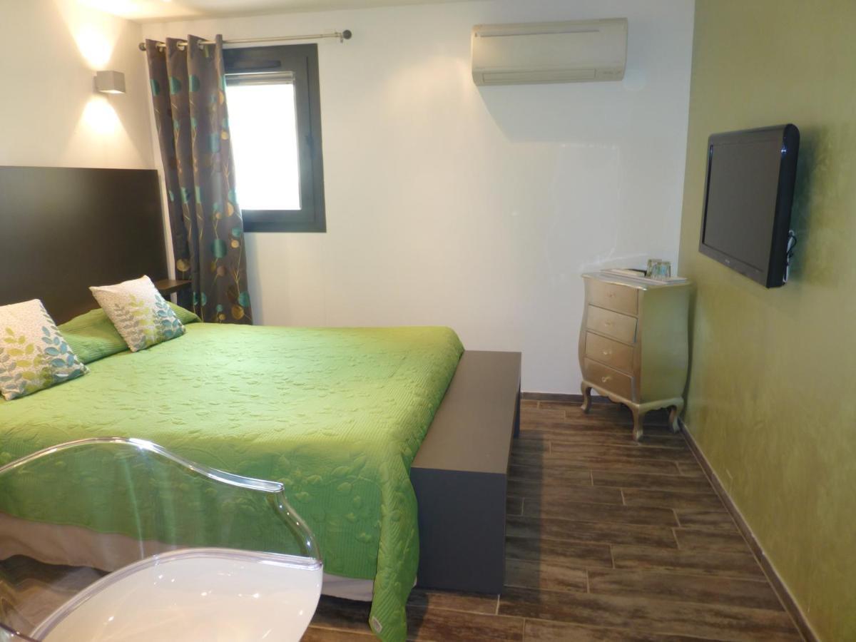 Les Chambres Du Vieux Bistrot Cabrieres-d'Avignon Ngoại thất bức ảnh